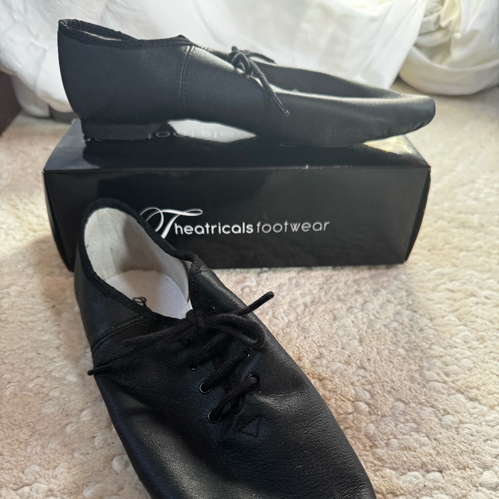 Theatricals Footwear Adult Fair Used Condition Lace Up Jazz Shoes Size 11, Black